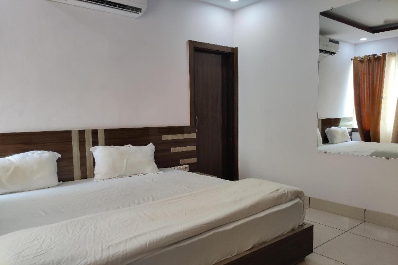 Oyo Hotel Laksh Kurukshetra 外观 照片